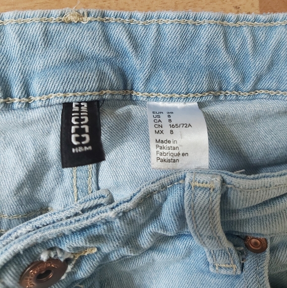 Divided Light Blue Slightly Distressed Buttoned Jeans Size 8 - Picture 4 of 6